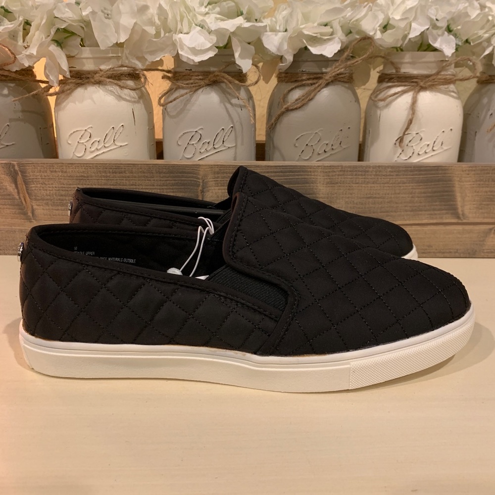 Women’s Mossimo Reese Slip On Sneakers - Black